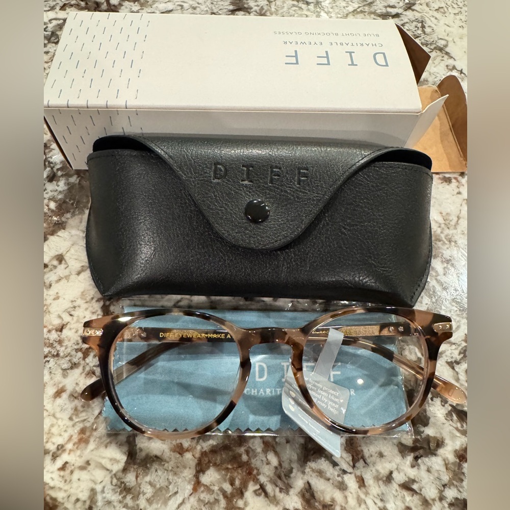 DIFF Blue-Light Blocking Glasses - Picture 5 of 11